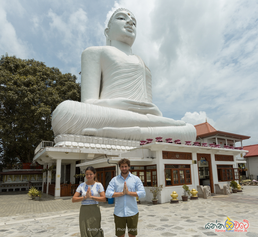 Bahirawakanda Temple statue