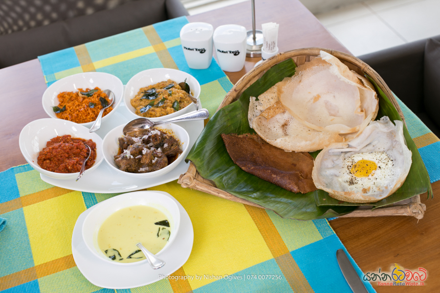 sri lankan breakfast egg hoppers plain hoppers