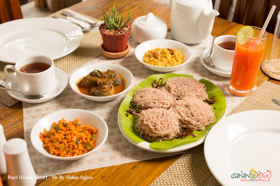 sri lankan breakfast egg hoppers plain hoppers