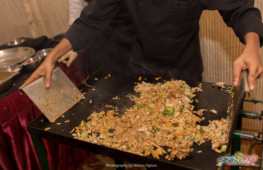 Sri Lankan Chicken kottu roti making