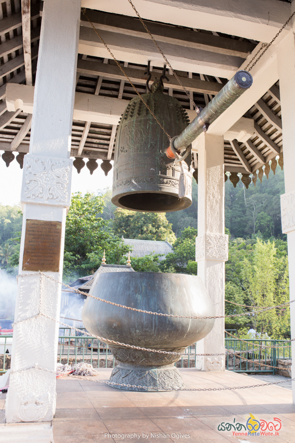 Temple of the Tooth bell 